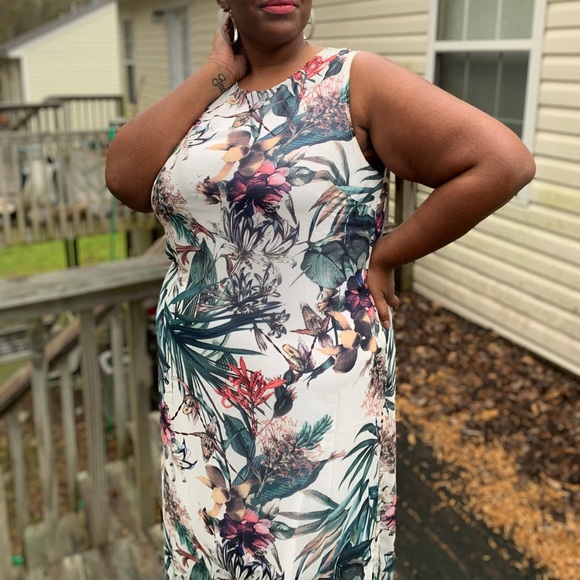 Floral Dress *Plus Size* - Picture 3 of 3